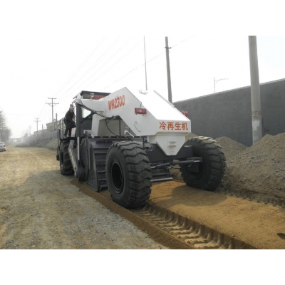 濟(jì)南冷再生機(jī)租賃，濟(jì)南灰土拌合機(jī)租賃