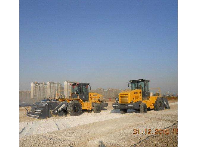 灰土拌和機在濟南220改擴建中施工